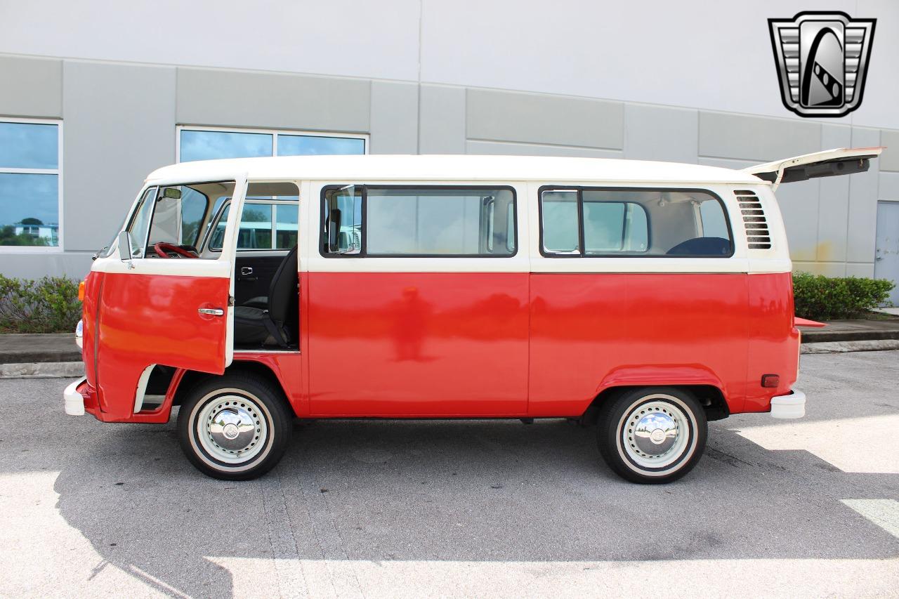 1977 Volkswagen Bus