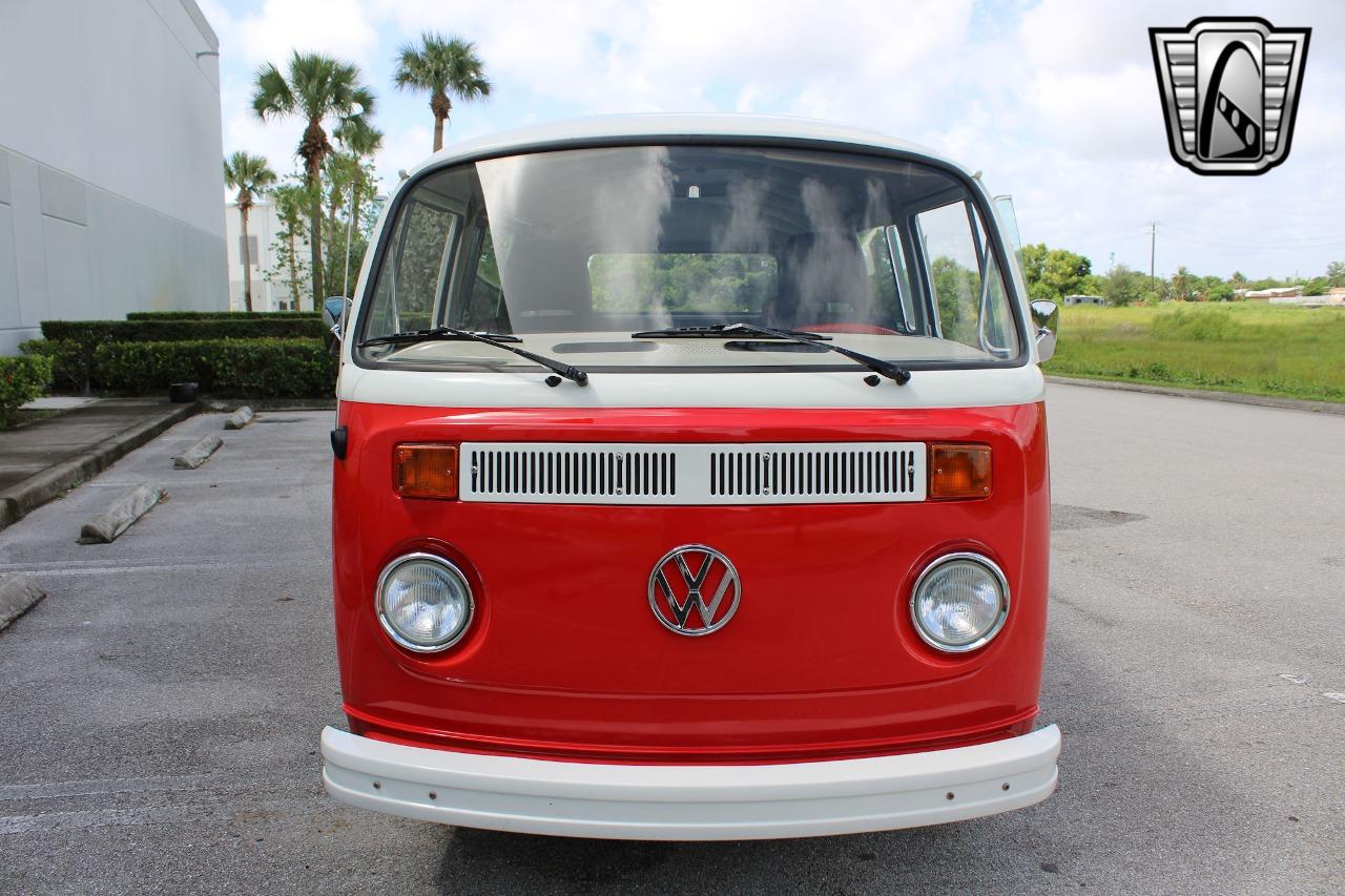 1977 Volkswagen Bus