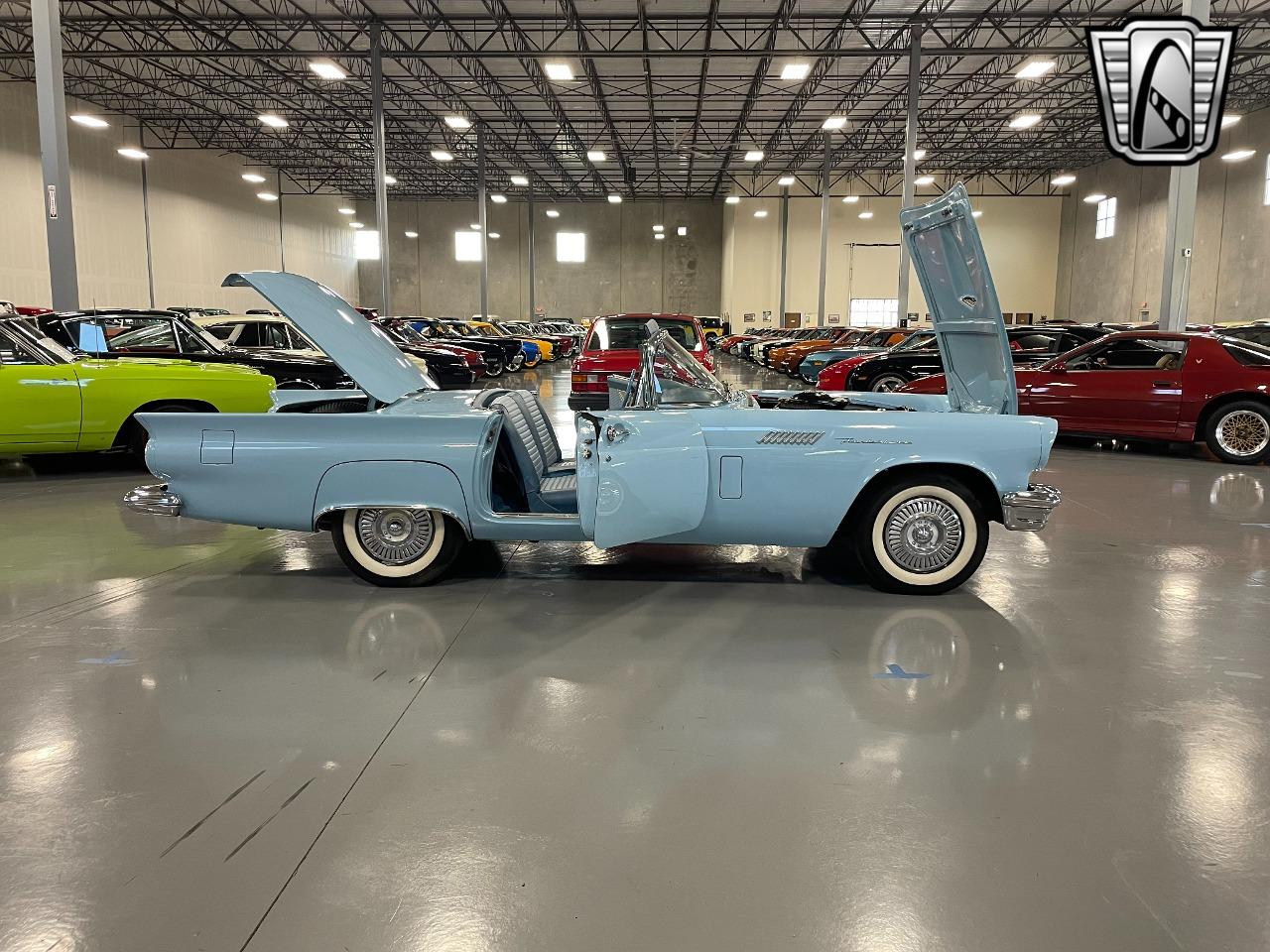 1957 Ford Thunderbird