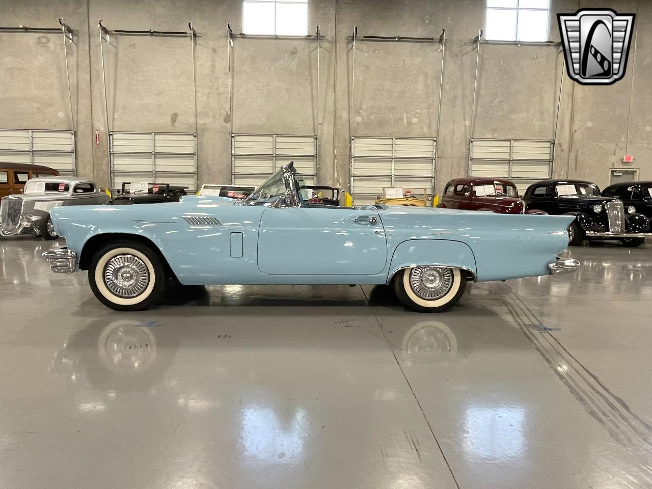 1957 Ford Thunderbird