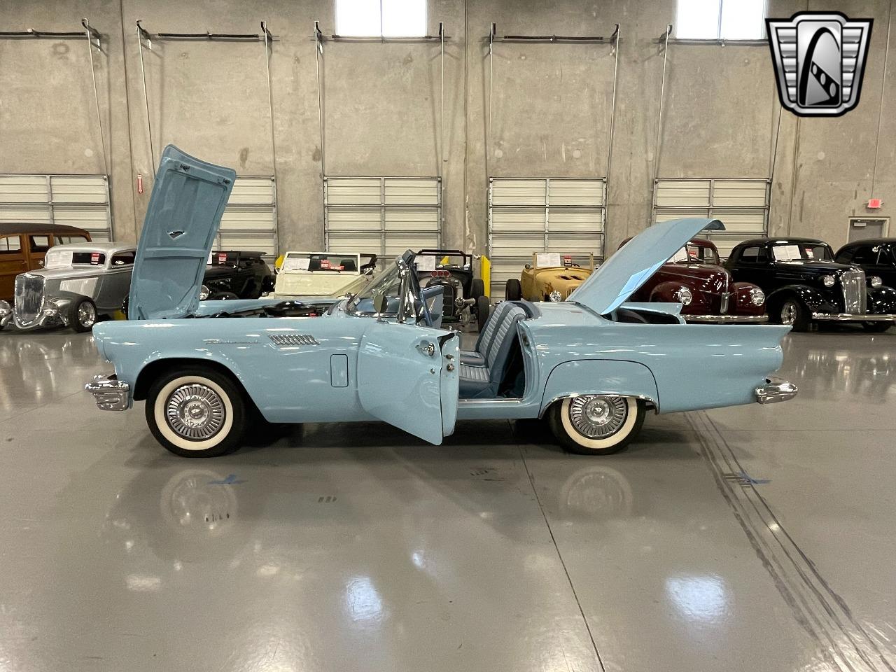 1957 Ford Thunderbird