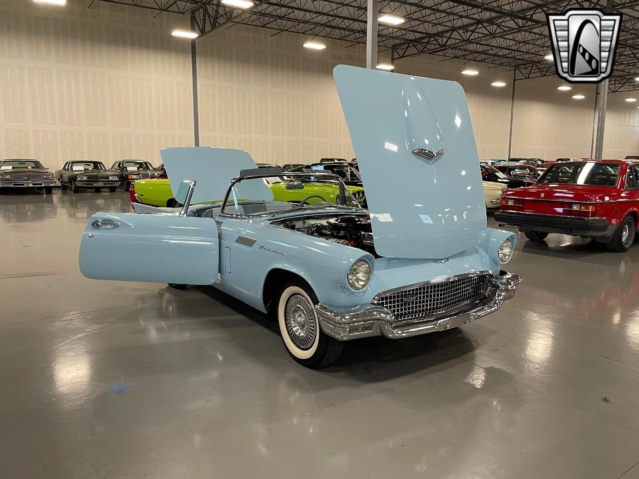 1957 Ford Thunderbird