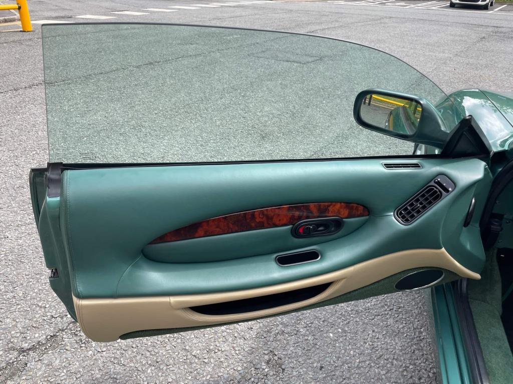 2000 Aston Martin DB7