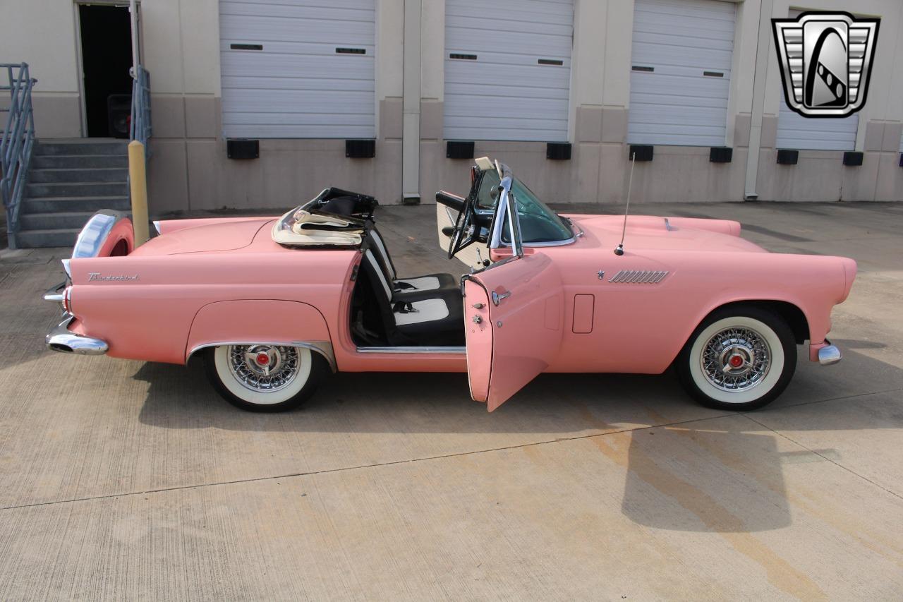 1956 Ford Thunderbird