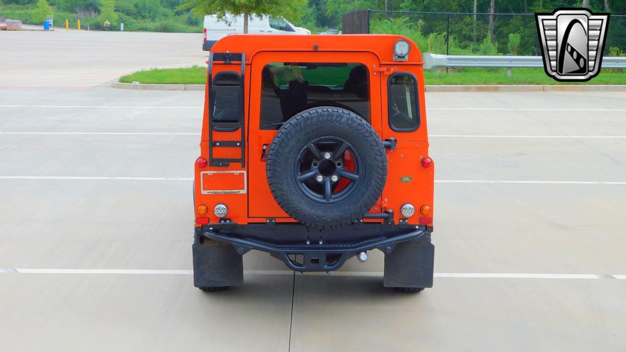 1986 Land Rover Defender