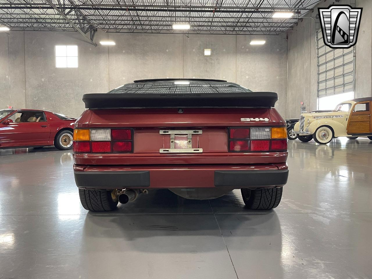 1985 Porsche 944