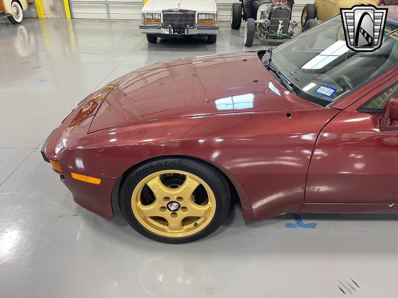 1985 Porsche 944