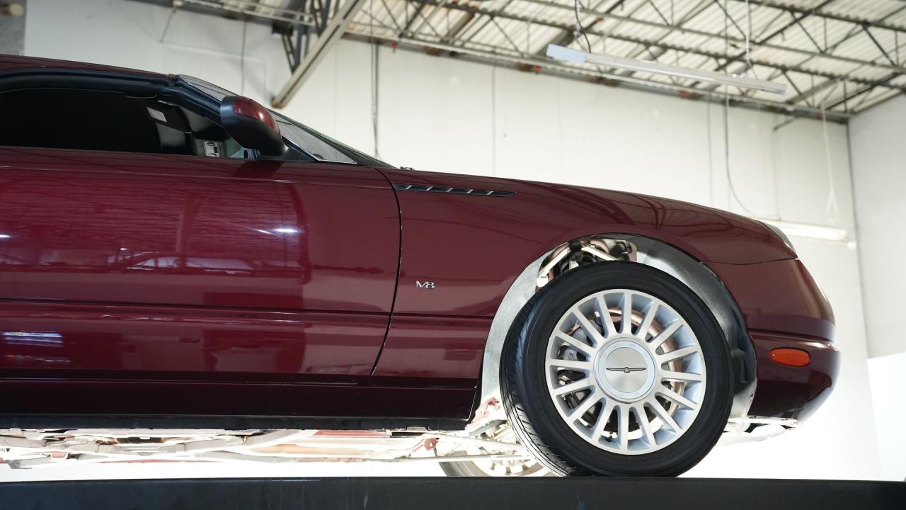 2004 Ford Thunderbird