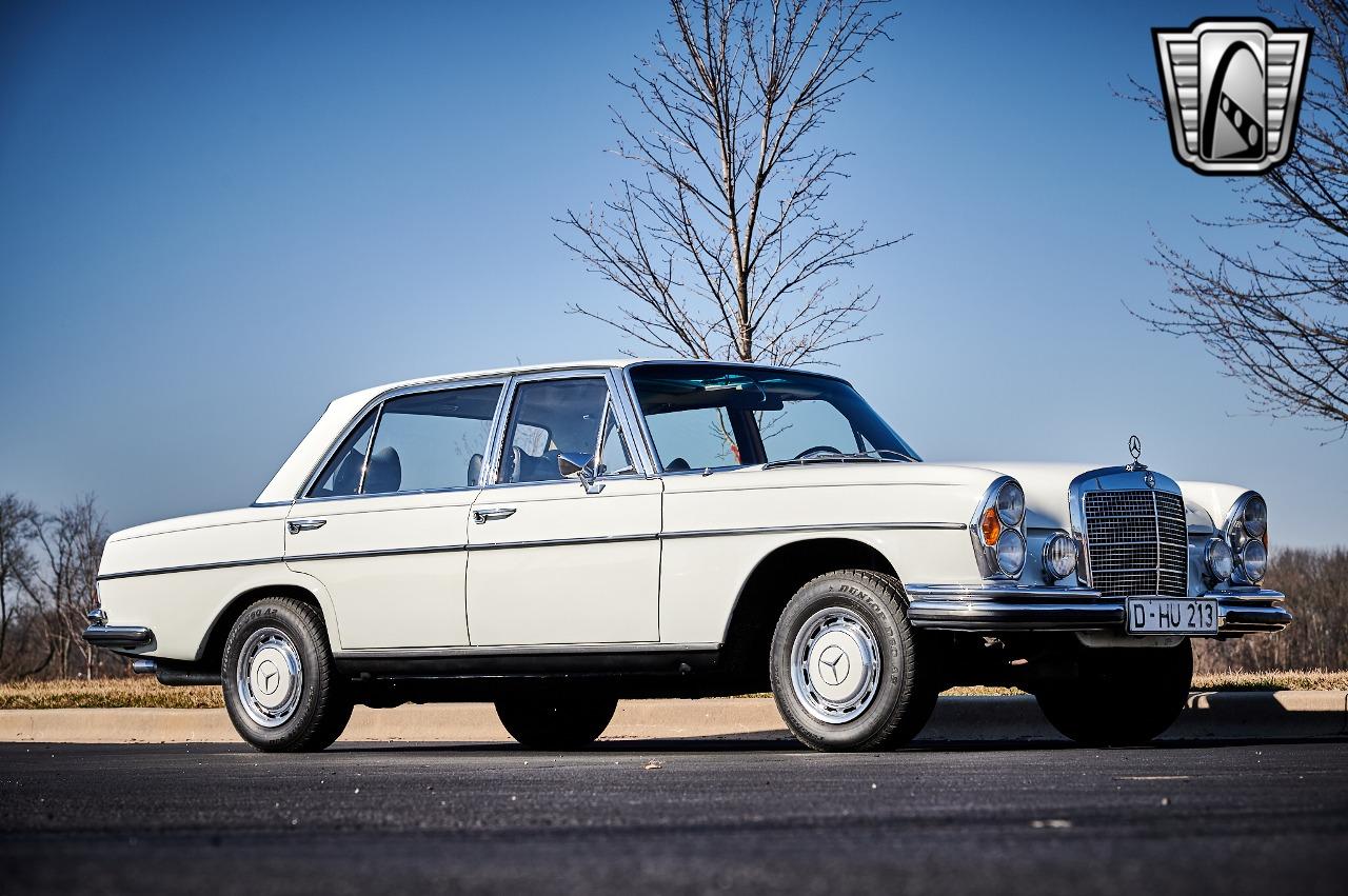 1968 Mercedes - Benz 300SEL