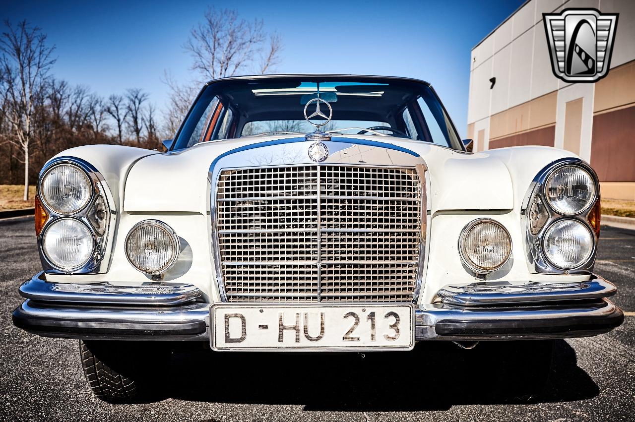 1968 Mercedes - Benz 300SEL