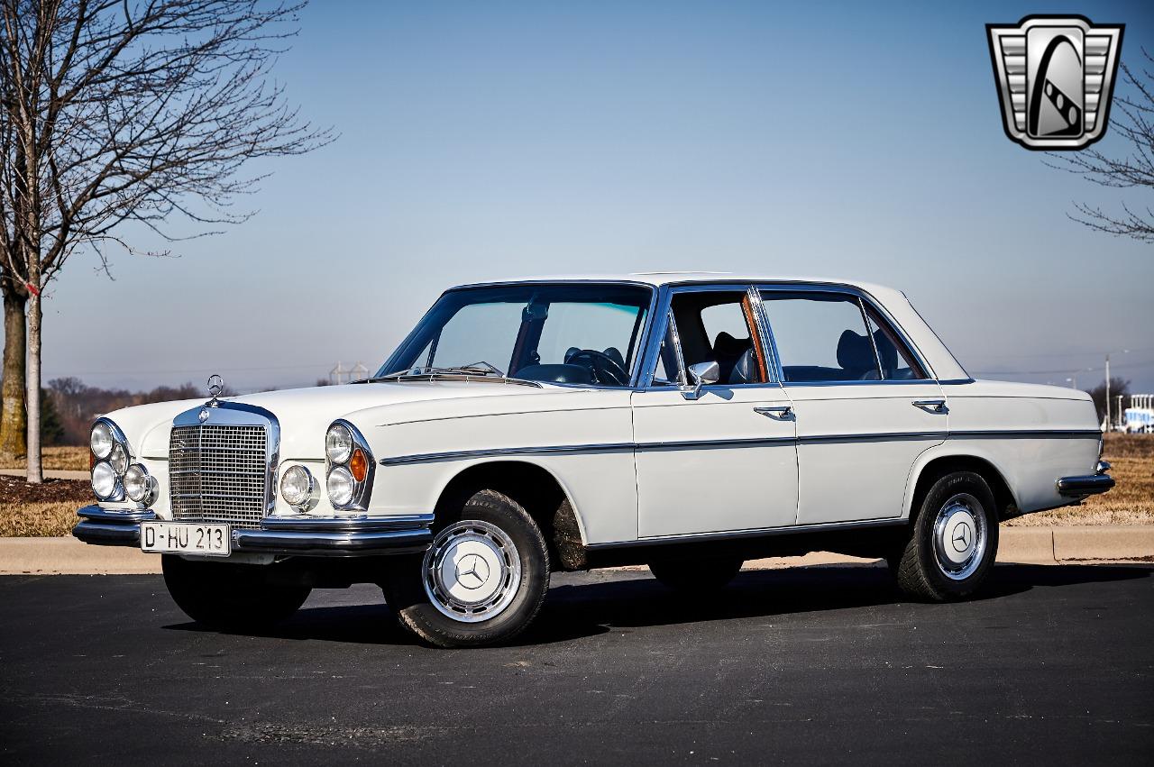 1968 Mercedes - Benz 300SEL