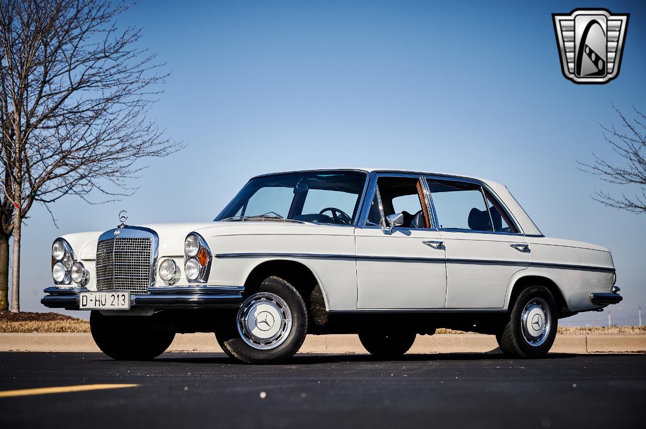 1968 Mercedes - Benz 300SEL