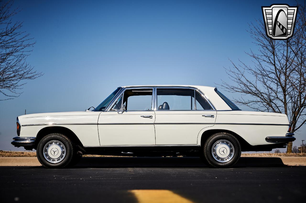 1968 Mercedes - Benz 300SEL