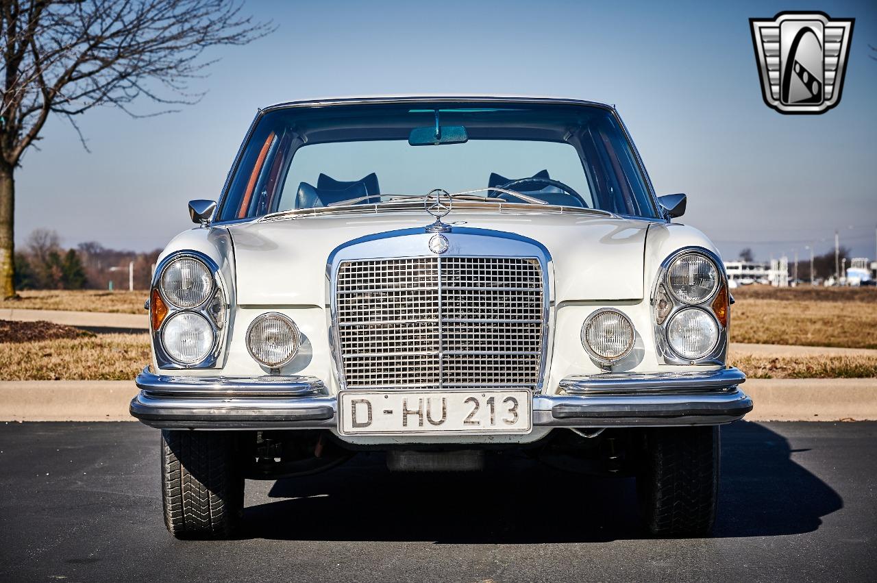 1968 Mercedes - Benz 300SEL