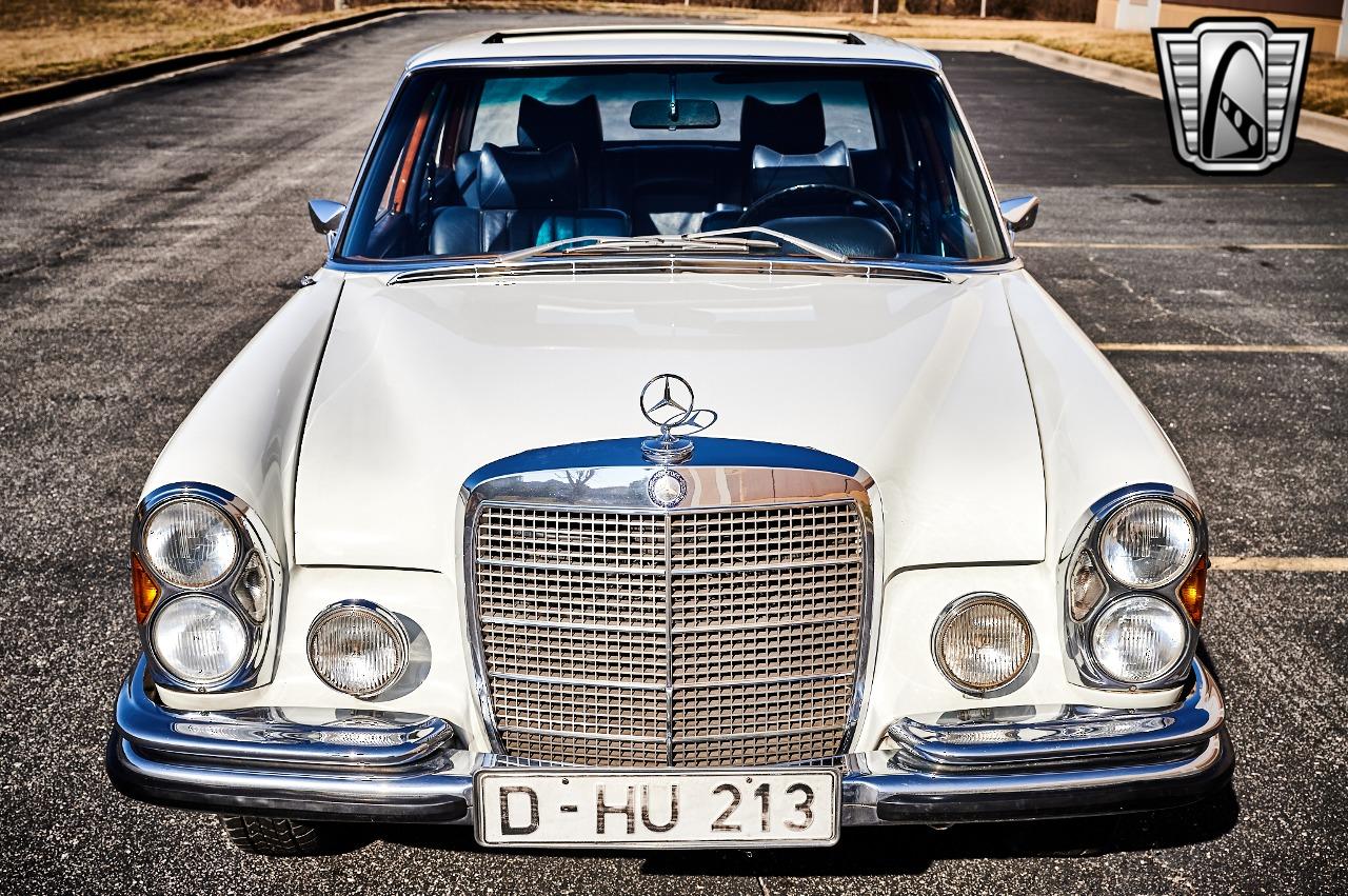 1968 Mercedes - Benz 300SEL