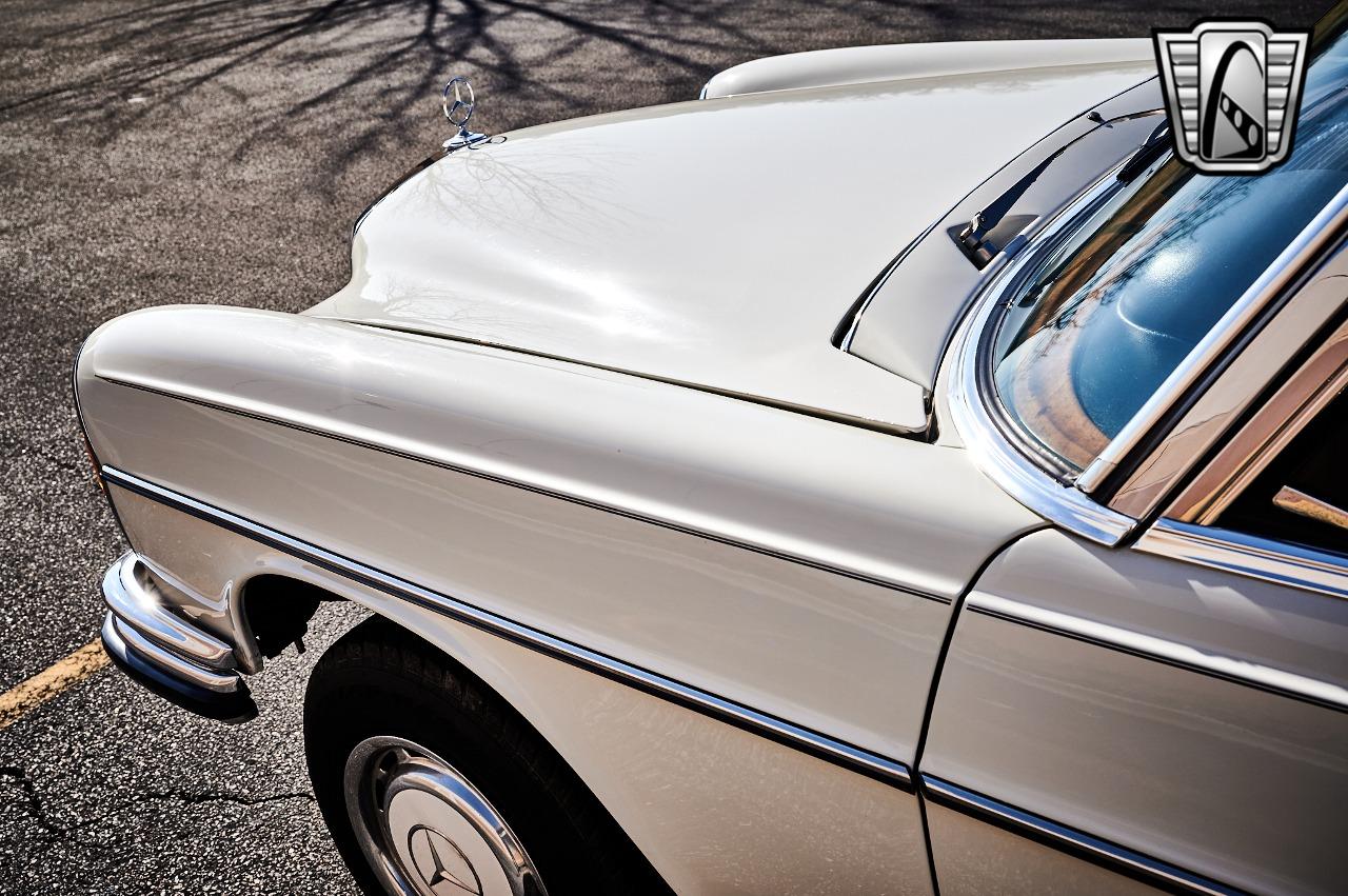 1968 Mercedes - Benz 300SEL