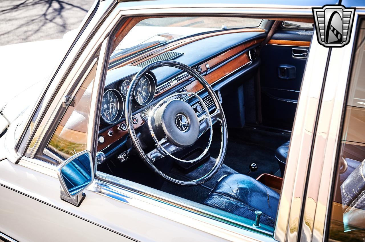 1968 Mercedes - Benz 300SEL