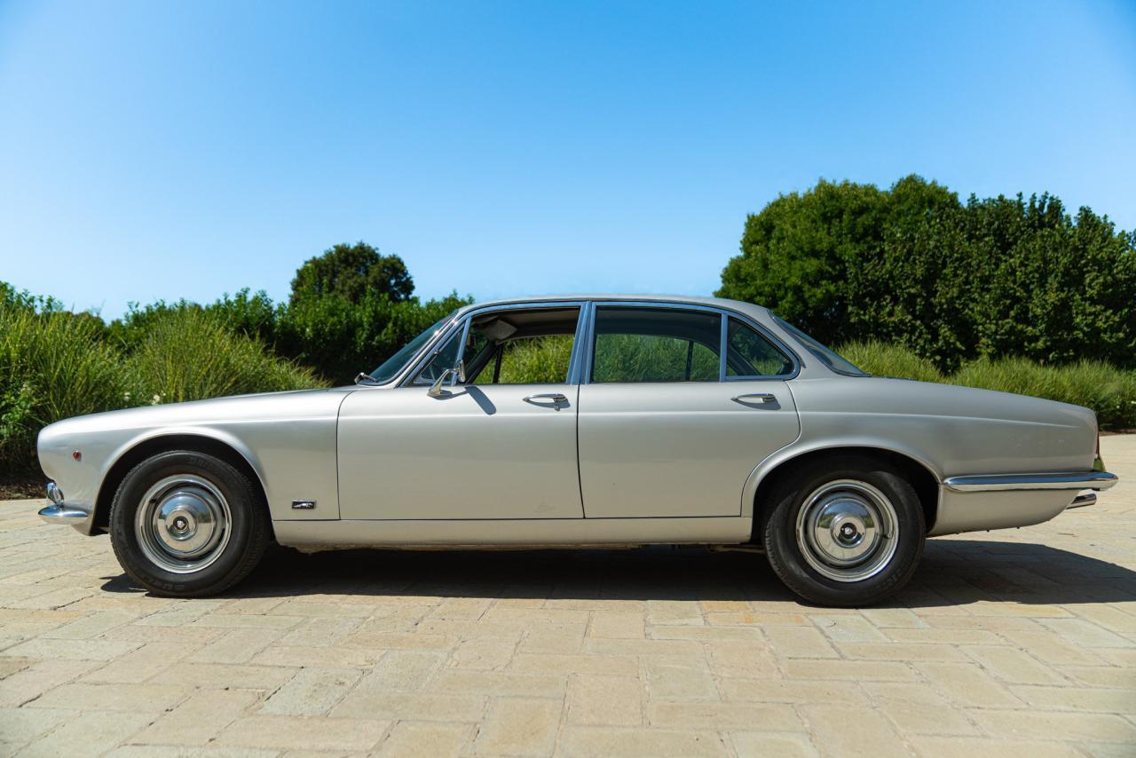 1970 Jaguar XJ6 4.2