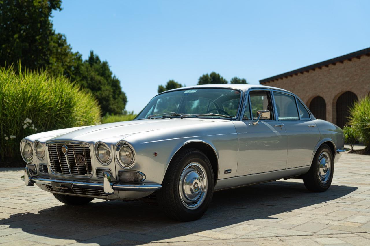 1970 Jaguar XJ6 4.2