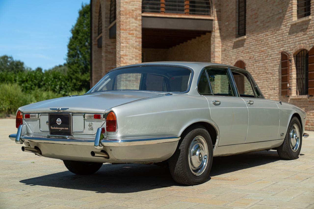 1970 Jaguar XJ6 4.2