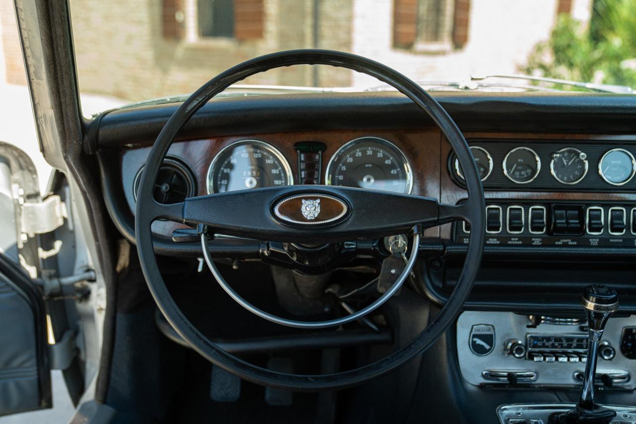 1970 Jaguar XJ6 4.2