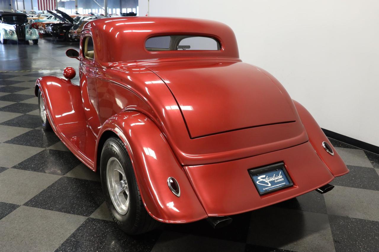 1933 Ford 3-Window