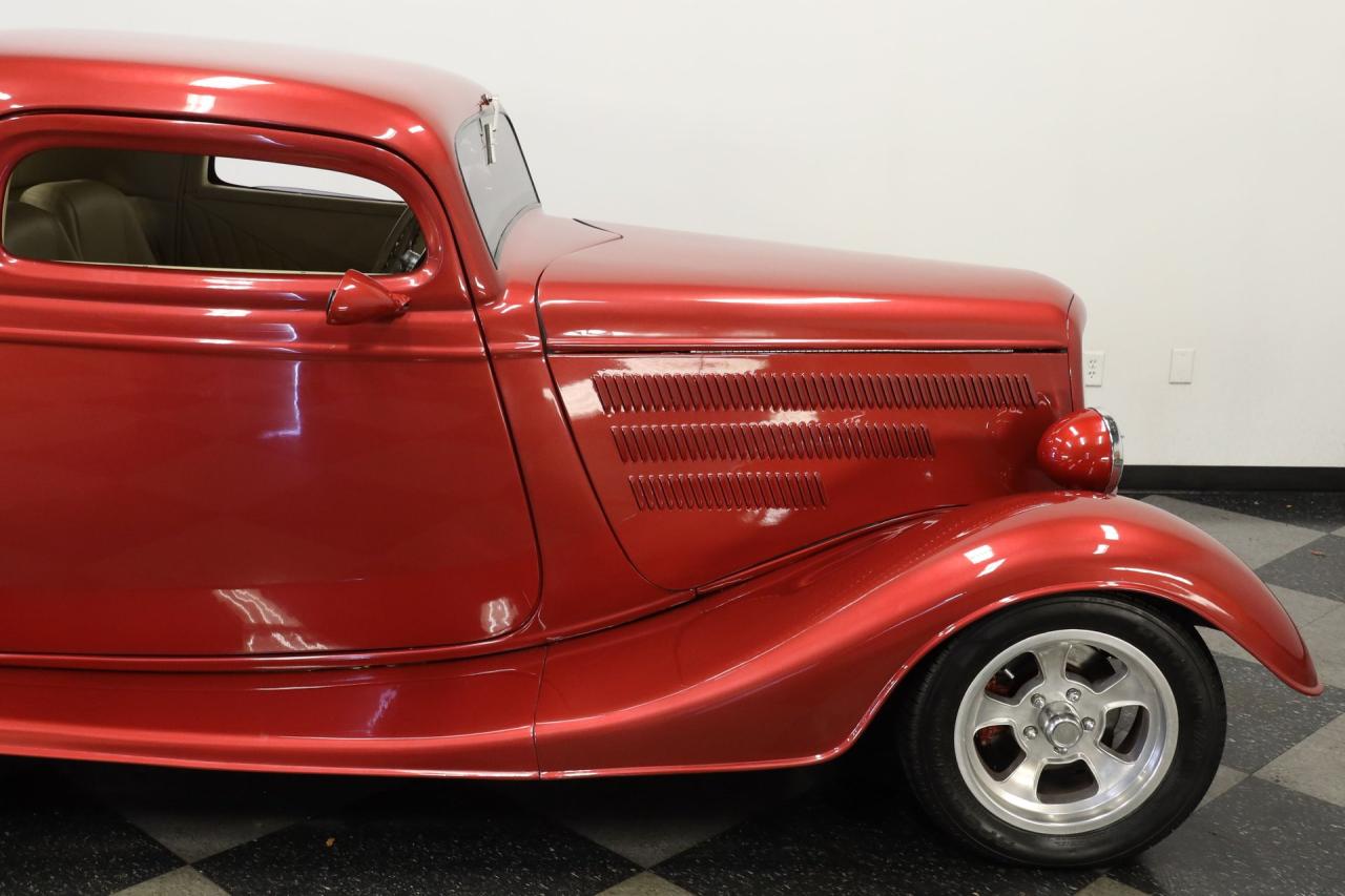 1933 Ford 3-Window