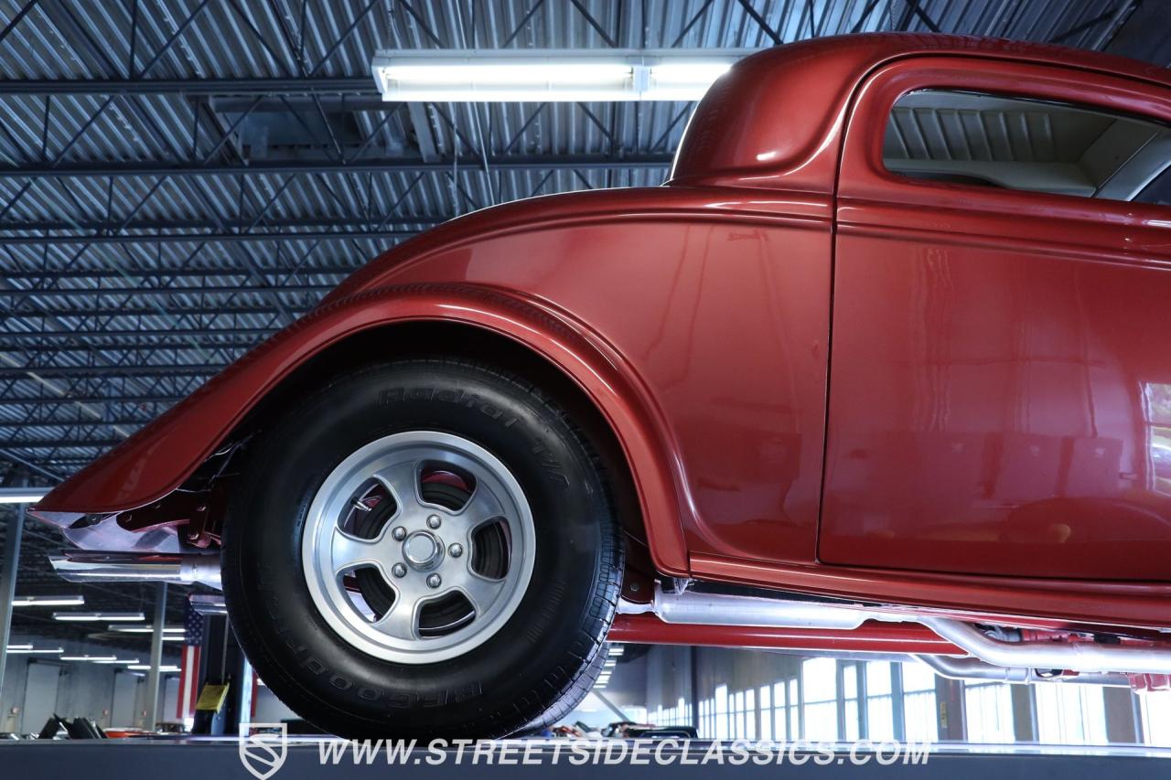 1933 Ford 3-Window