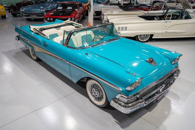 1958 Ford Fairlane 500 Galaxie Sunliner