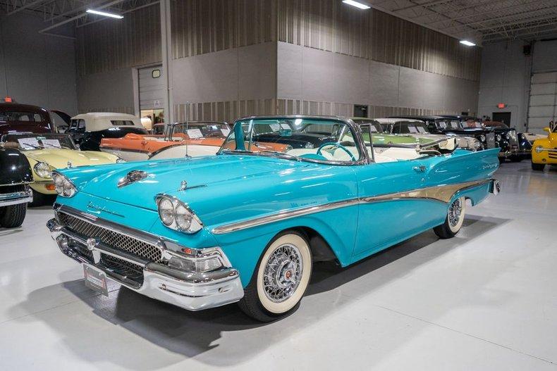 1958 Ford Fairlane 500 Galaxie Sunliner