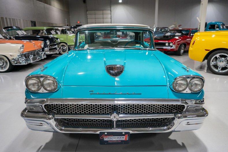 1958 Ford Fairlane 500 Galaxie Sunliner