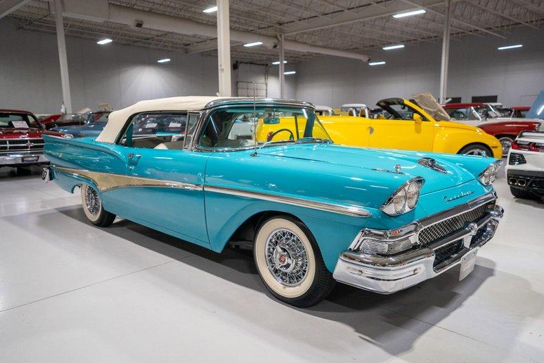 1958 Ford Fairlane 500 Galaxie Sunliner