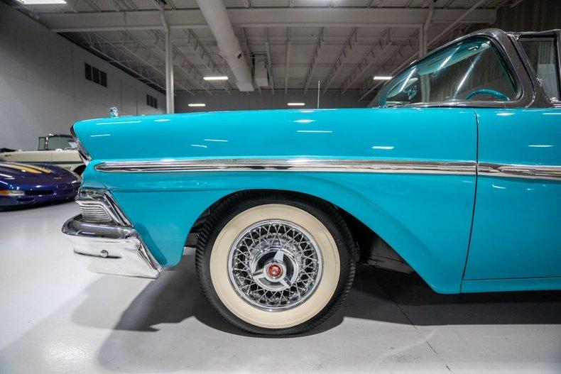 1958 Ford Fairlane 500 Galaxie Sunliner