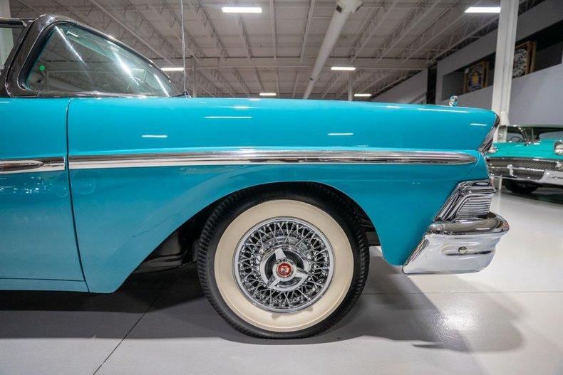 1958 Ford Fairlane 500 Galaxie Sunliner