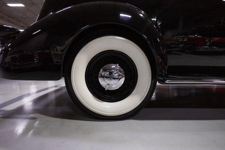 1934 Cadillac Model 370-D Fleetwood V-12 7-Passenger Sedan