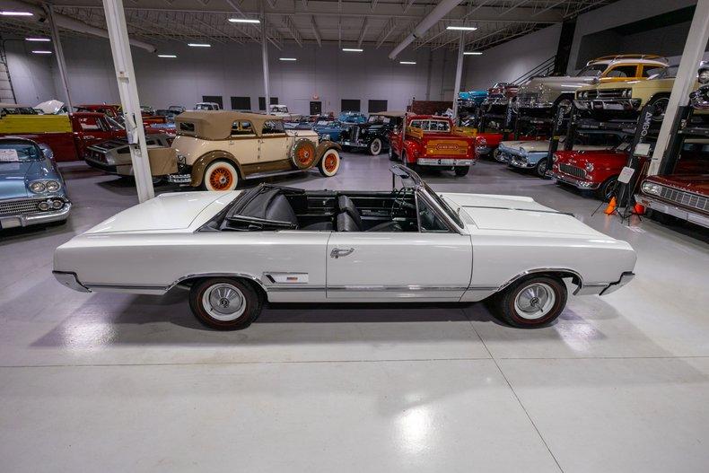 1965 Oldsmobile Cutlass 442 Convertible