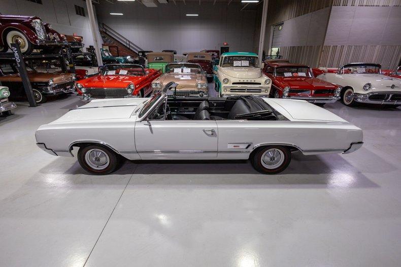 1965 Oldsmobile Cutlass 442 Convertible