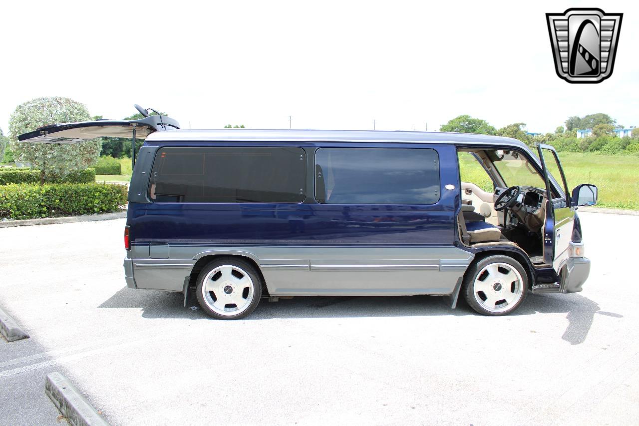 1995 Nissan Caravan