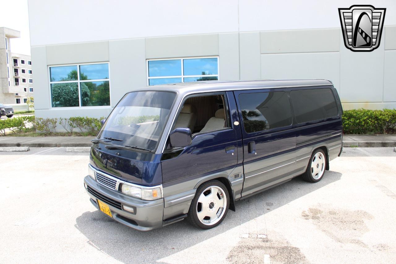 1995 Nissan Caravan