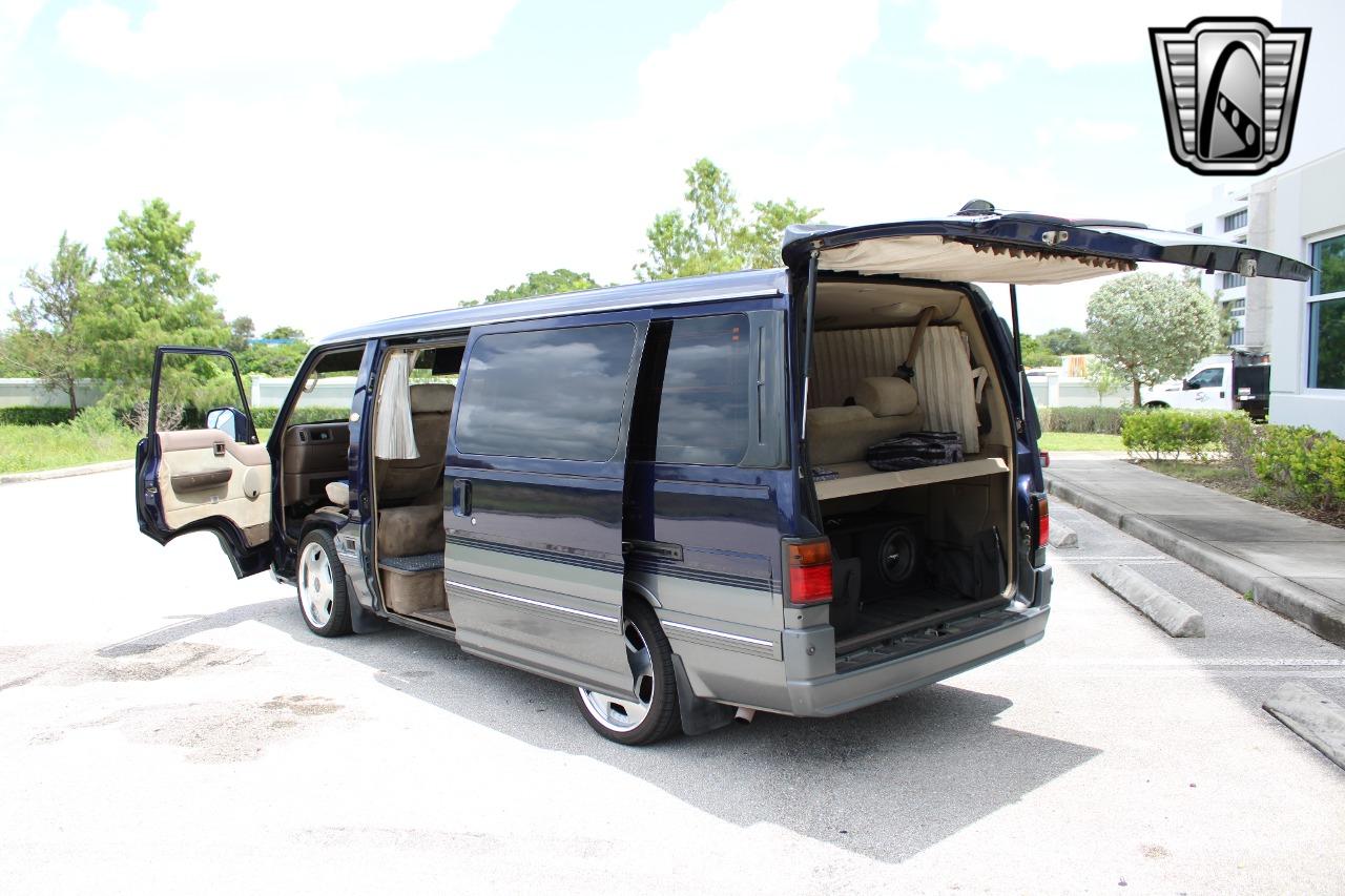 1995 Nissan Caravan