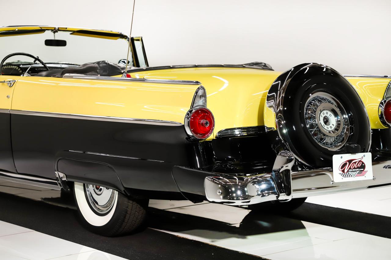 1955 Ford Fairlane Sunliner