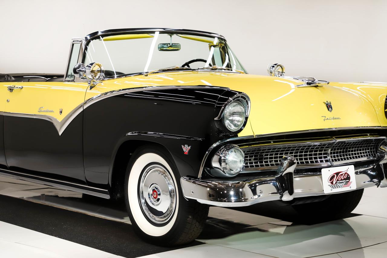 1955 Ford Fairlane Sunliner