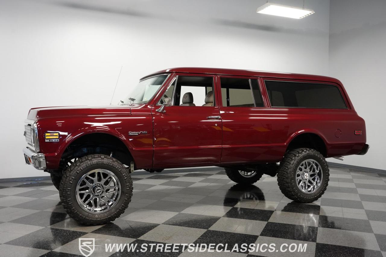 1972 Chevrolet Suburban 4X4 Restomod