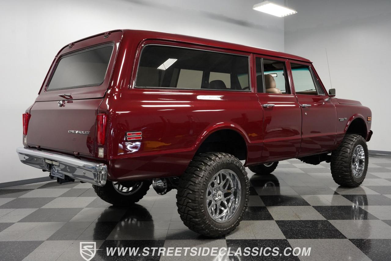 1972 Chevrolet Suburban 4X4 Restomod