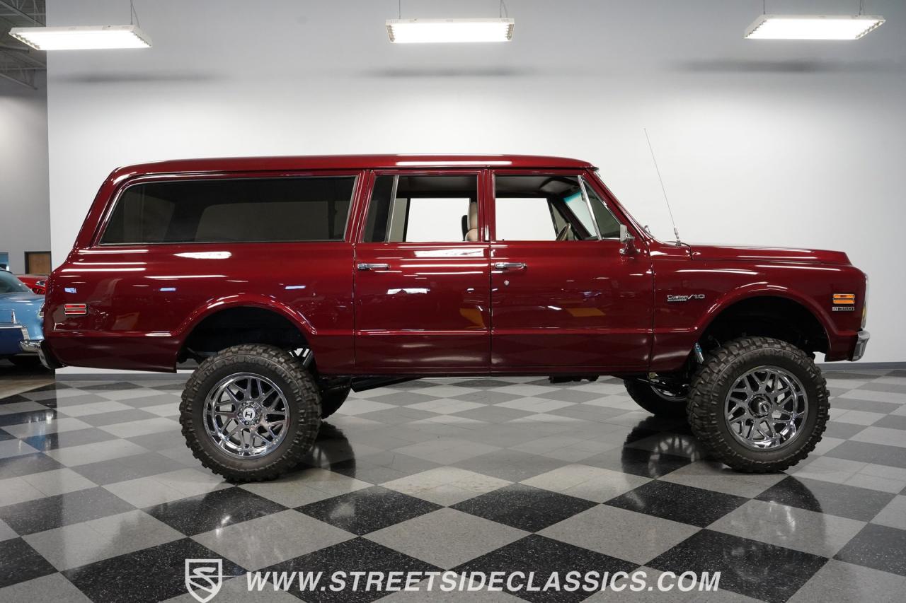 1972 Chevrolet Suburban 4X4 Restomod