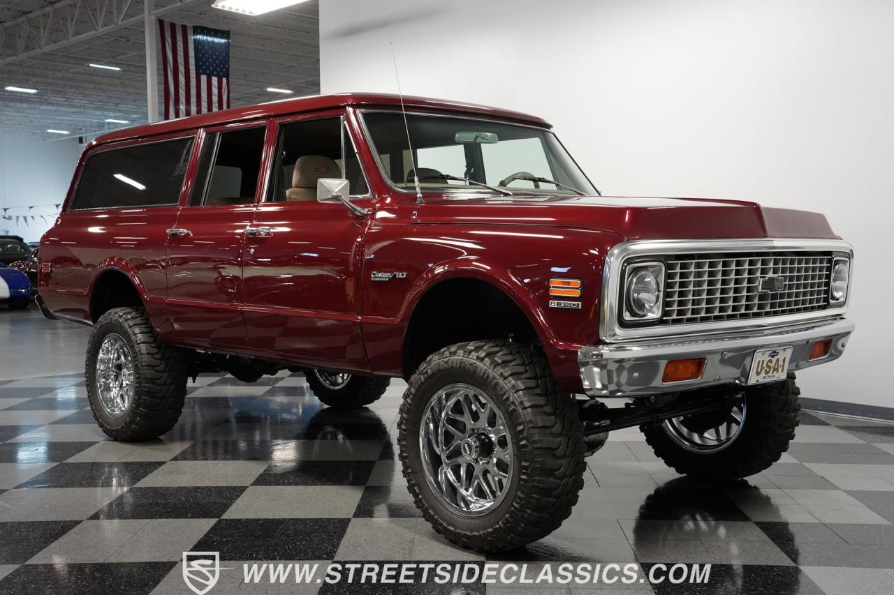 1972 Chevrolet Suburban 4X4 Restomod