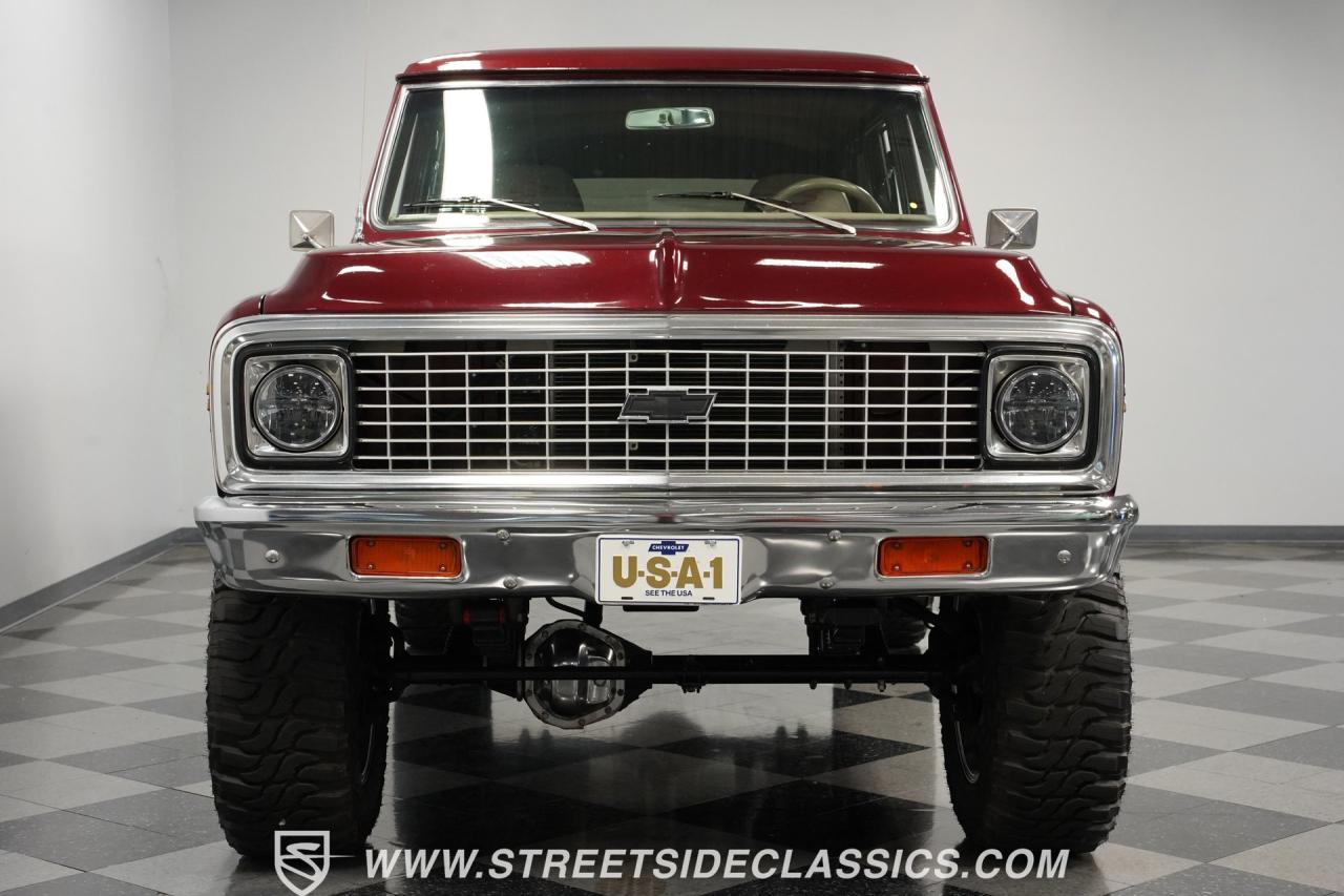 1972 Chevrolet Suburban 4X4 Restomod