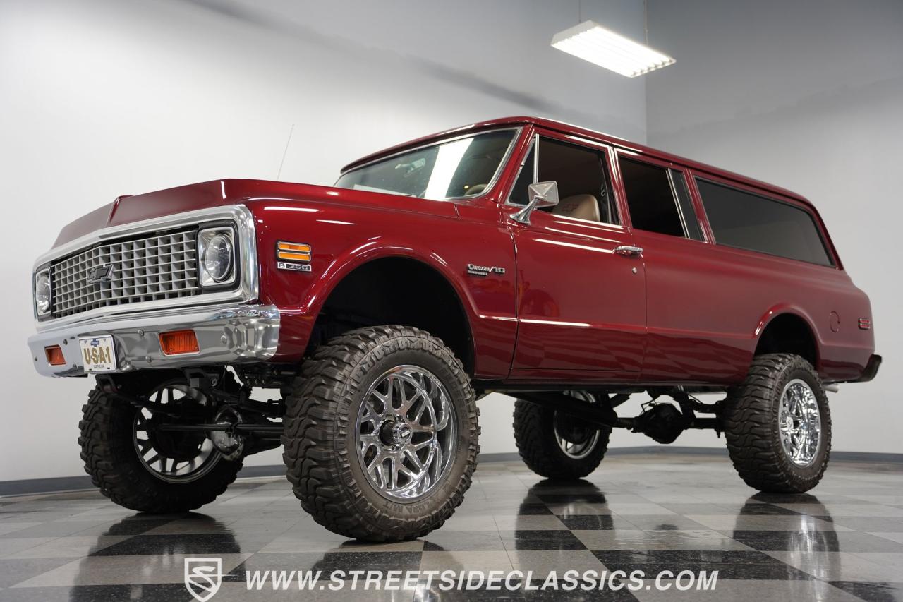 1972 Chevrolet Suburban 4X4 Restomod