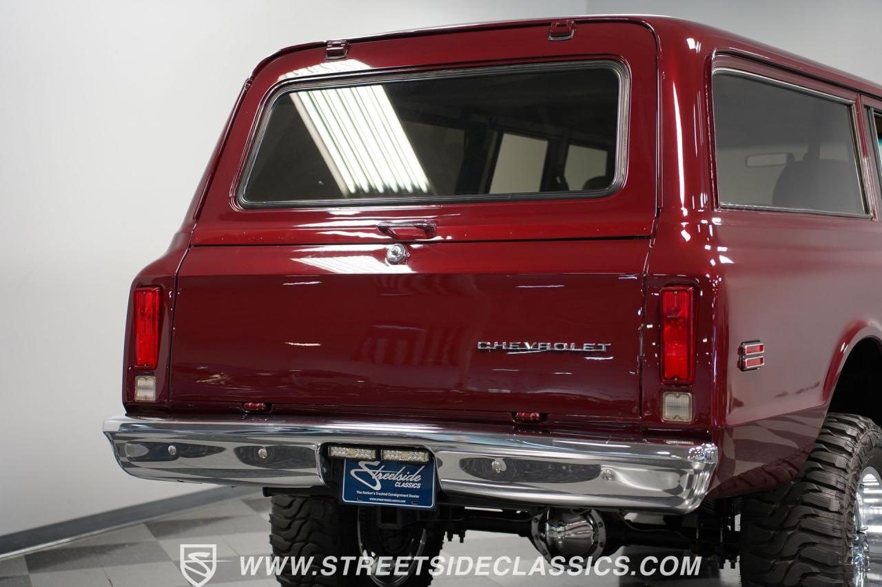 1972 Chevrolet Suburban 4X4 Restomod