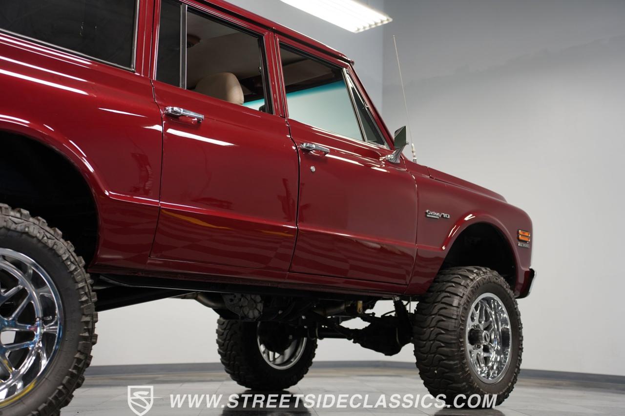 1972 Chevrolet Suburban 4X4 Restomod